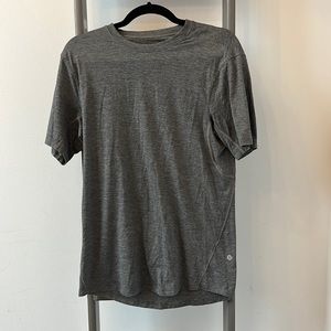 Lululemon tshirt
